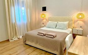 Elia Room & Garden